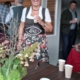 7. Unsere Gastgeberin Hilde Werth bewirtet uns .....